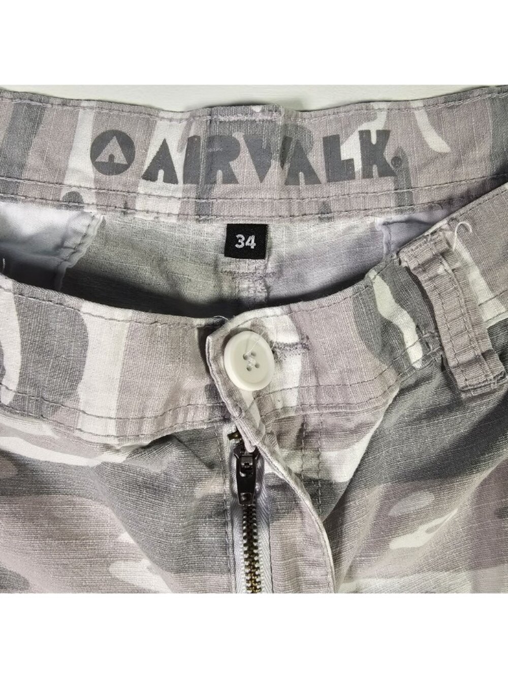 Airwalk Cargo Shorts Men's Size 34x10" Gray Camoflage Y2K Skater - Picture 3 of 11